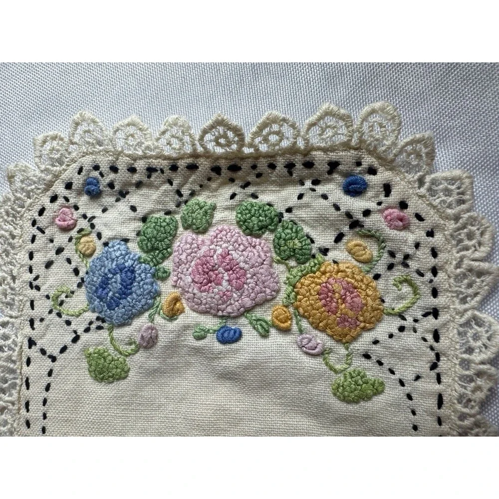 Vintage Hand Embroidered Linen Dresser Scarf Lace Trim Floral Roses Cottagecore